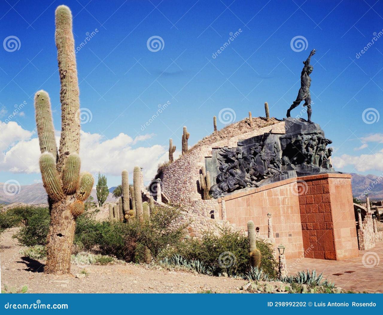 Monument To the Independence Heroes (Monumento a Los Heroes De La ... The Story of Independence: Heroes and Their Legacy